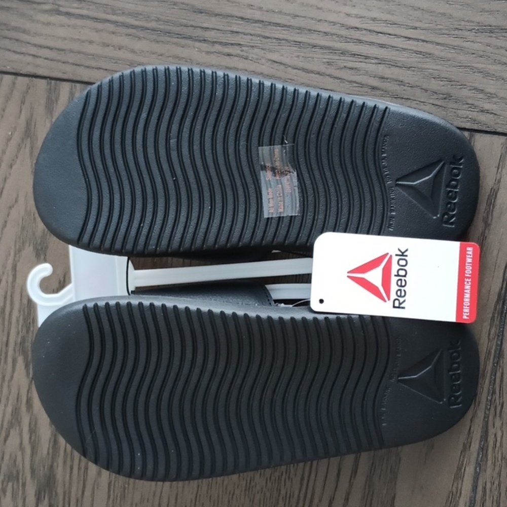 Reebok Women's Performance Memory Foam Slides  Black& White  Various Sizes  NWT - Picture 8 of 12